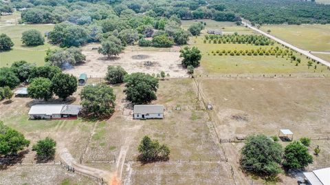 A home in LAKE WALES