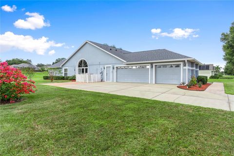 A home in LADY LAKE