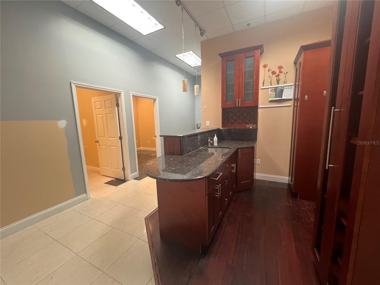 THE FOUNTAINS MARKET PLACE A CONDO - Commercial Lease