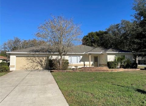 Photo of 9845 SE 138th Loop, Summerfield, FL 34491 (MLS # GC538263)
