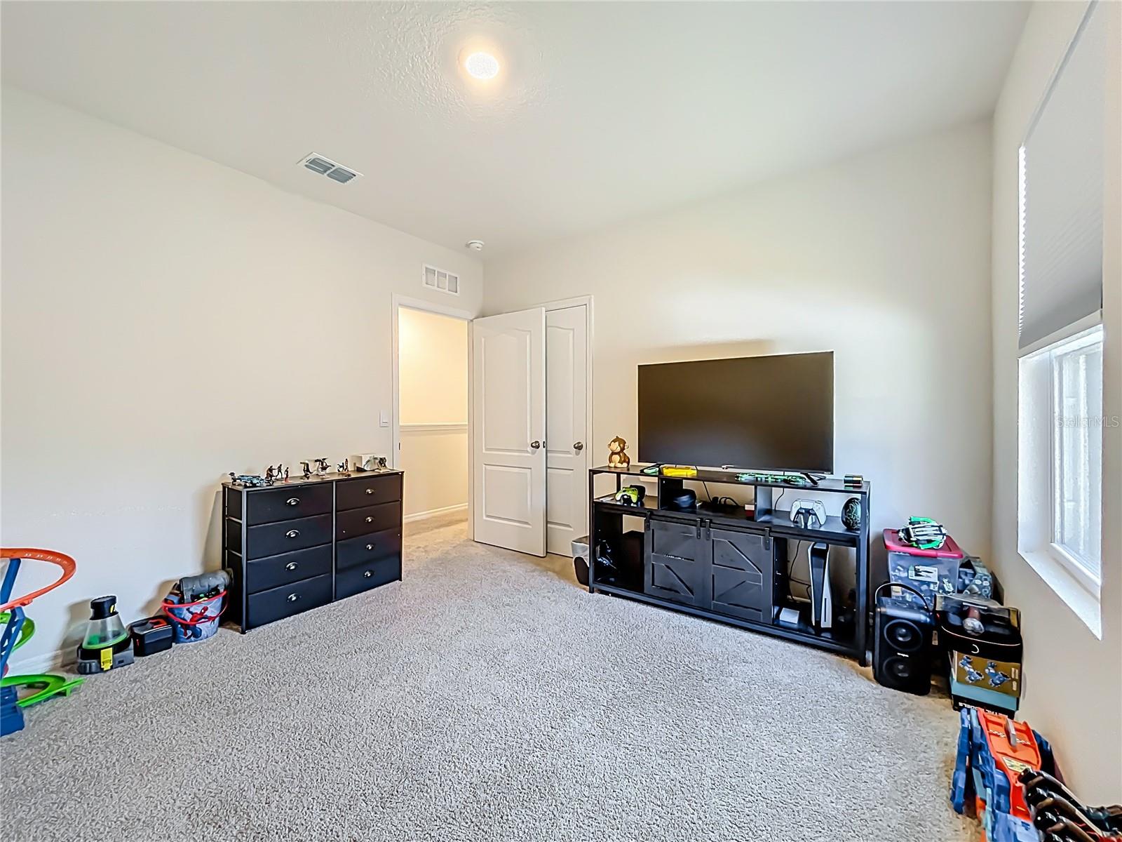 LAKE HARRIS RESERVE PB 78 PG 48-52 LOT 20 ORB 617 - Residential