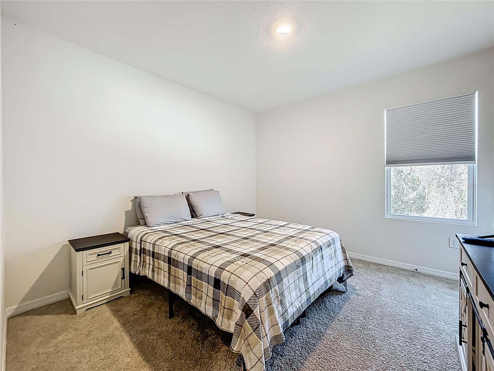 LAKE HARRIS RESERVE PB 78 PG 48-52 LOT 20 ORB 617 - Residential