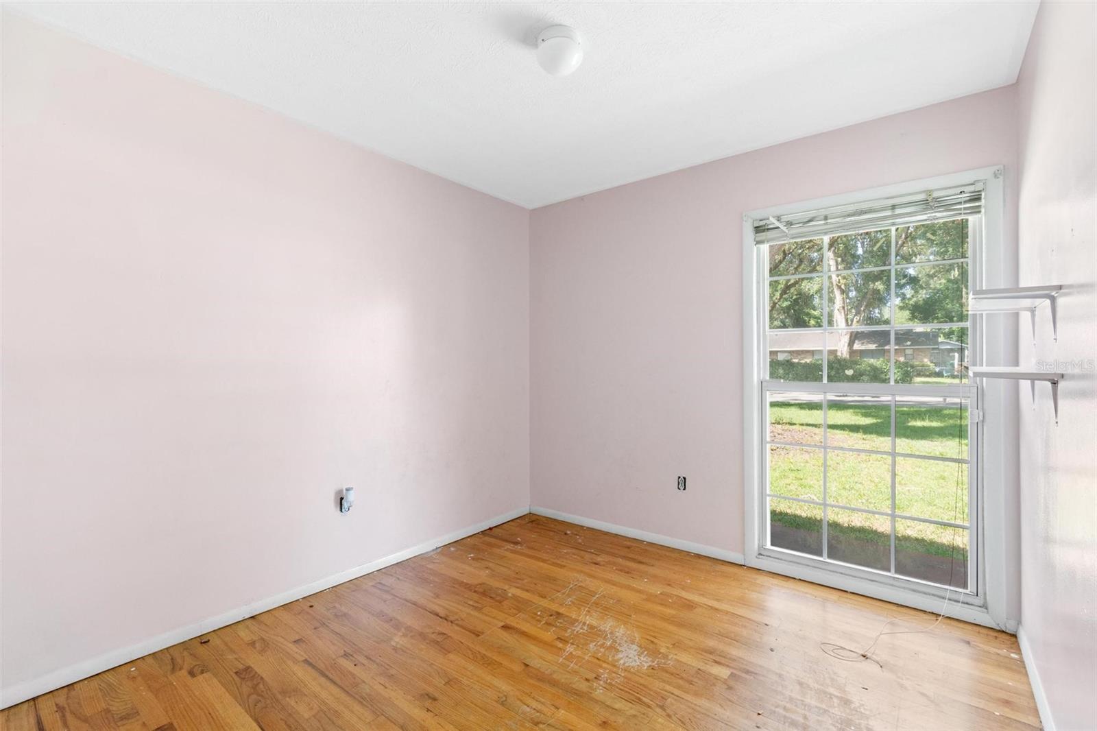 LAKEVIEW HLNDS - Residential