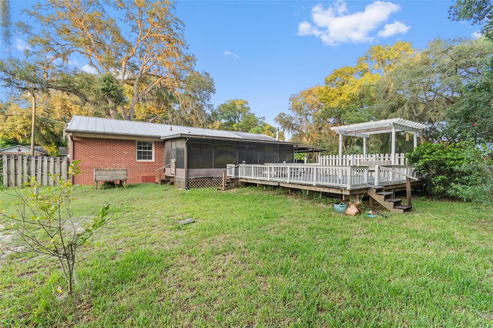 LAKEVIEW HLNDS - Residential