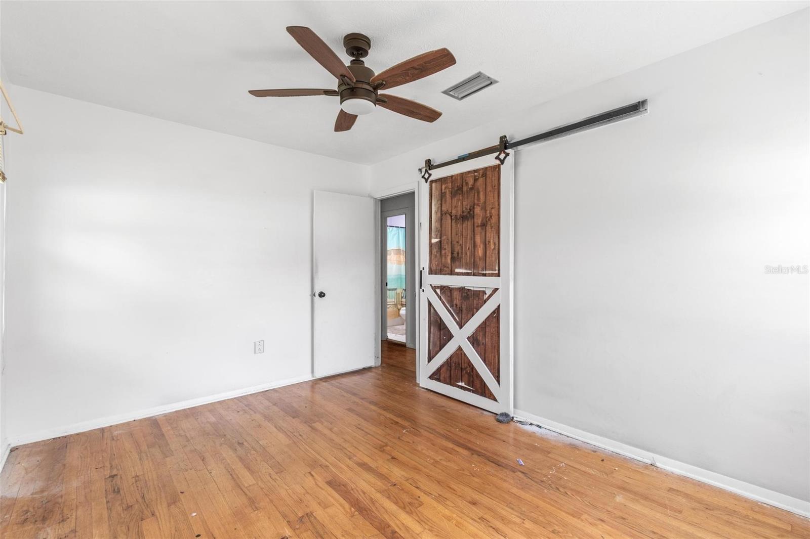 LAKEVIEW HLNDS - Residential