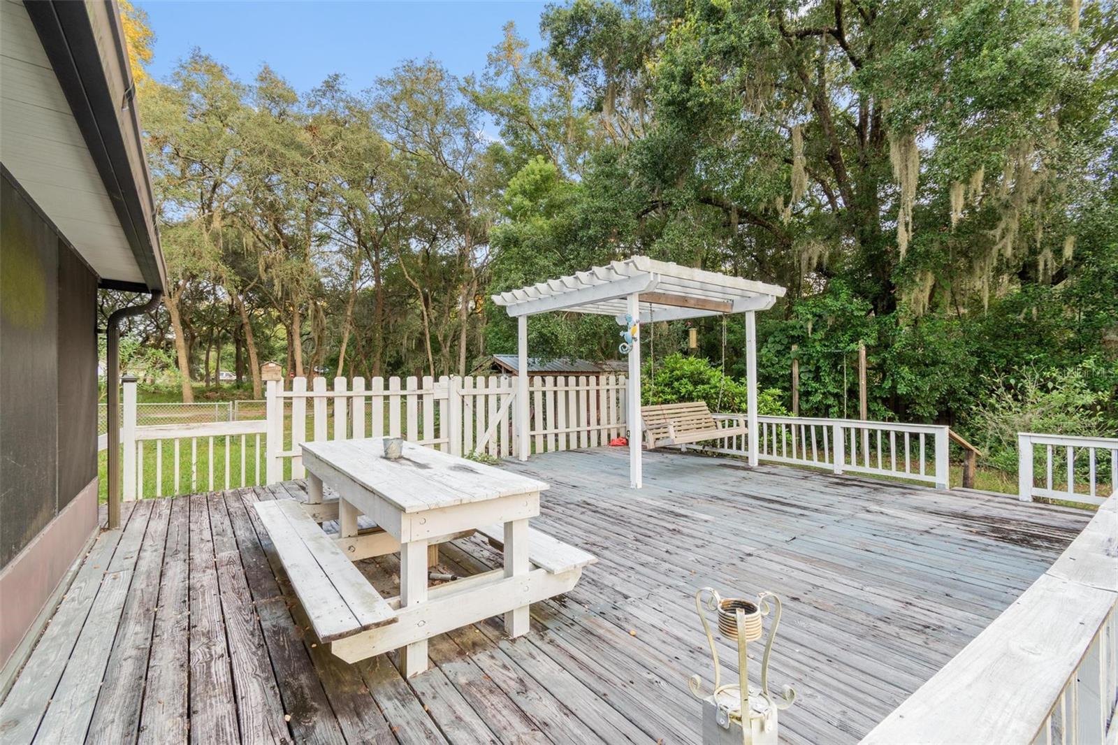 LAKEVIEW HLNDS - Residential