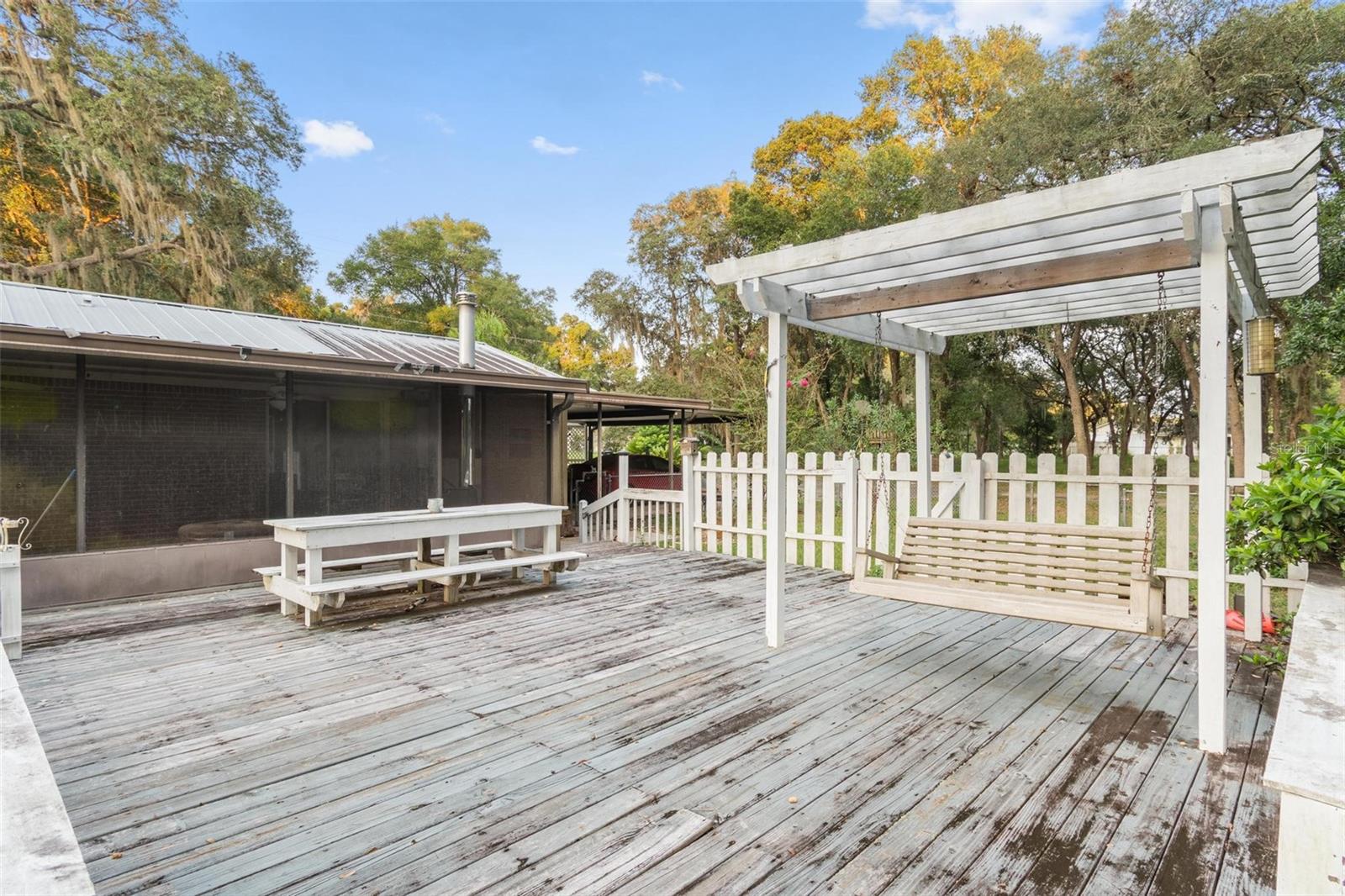 LAKEVIEW HLNDS - Residential