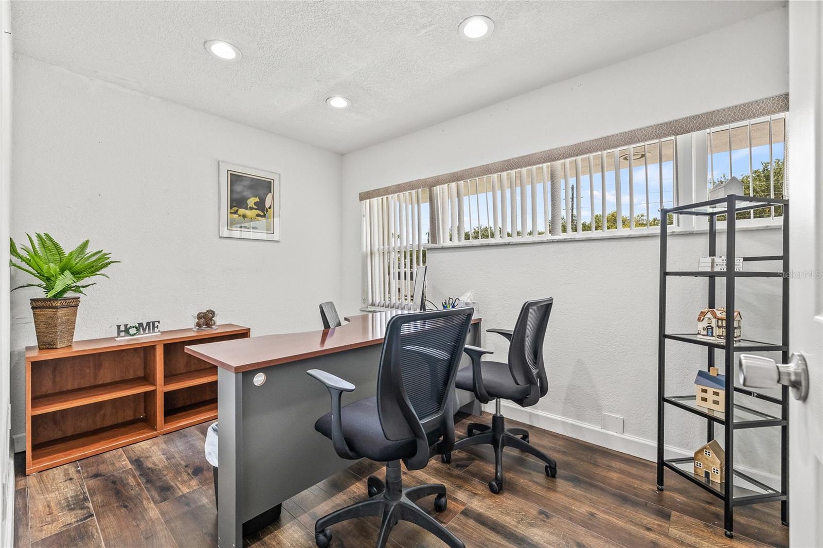 SKYLINE GROVES - Commercial Lease