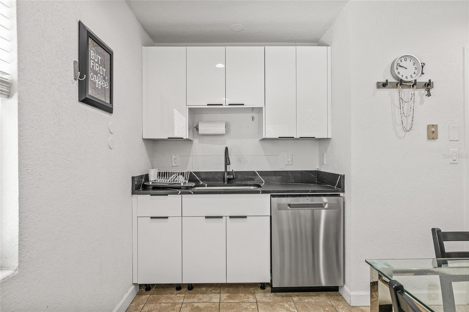 SKYLINE GROVES - Commercial Lease