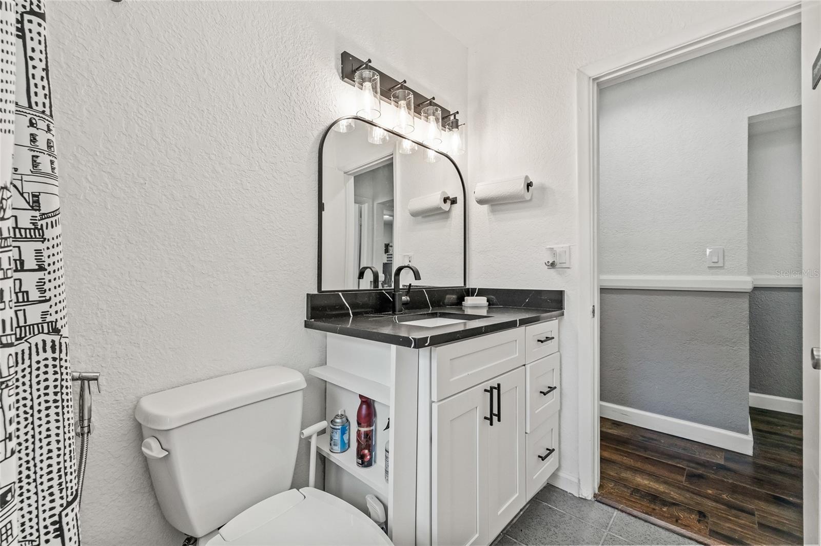 SKYLINE GROVES - Commercial Lease