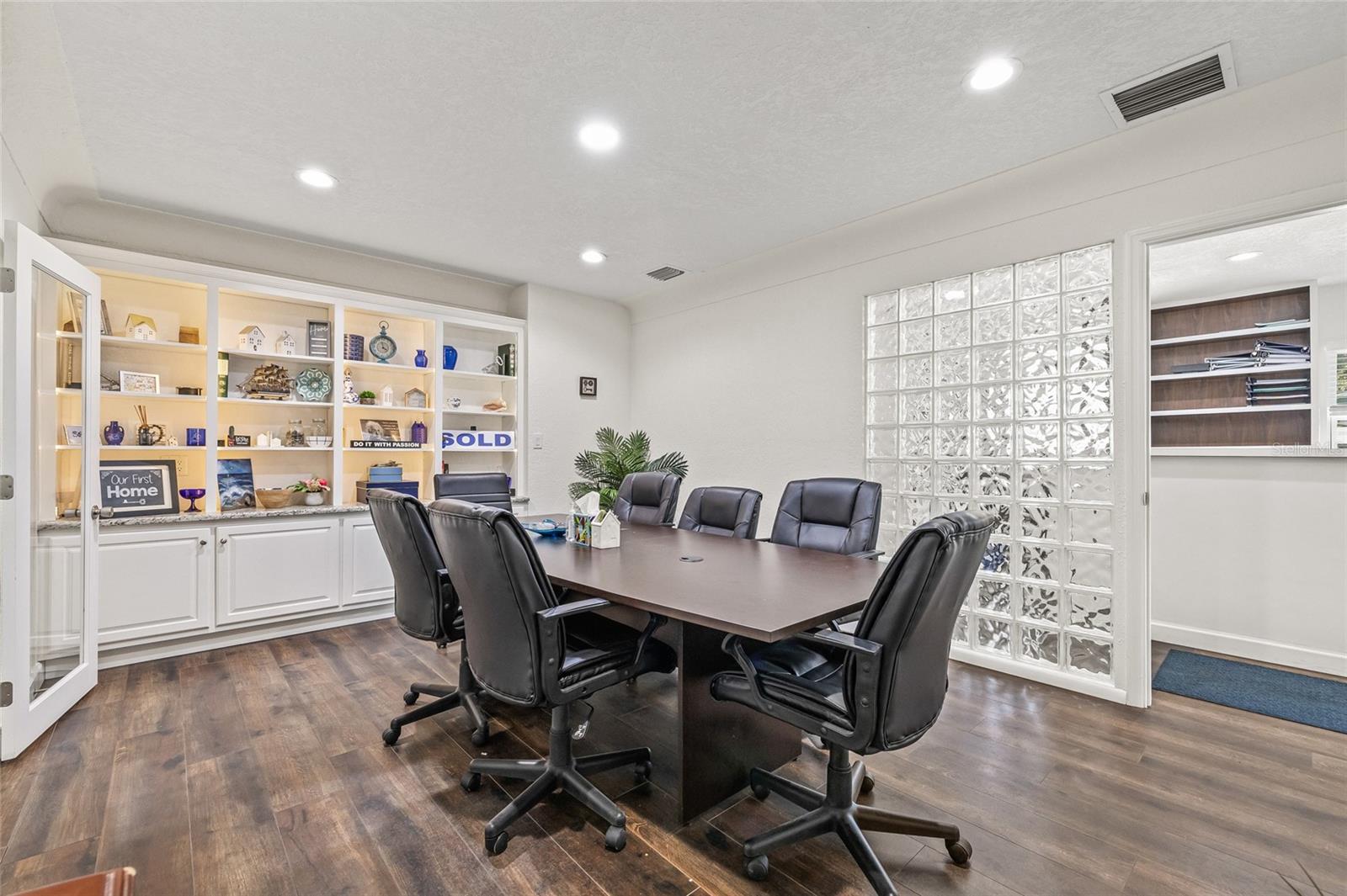 SKYLINE GROVES - Commercial Lease