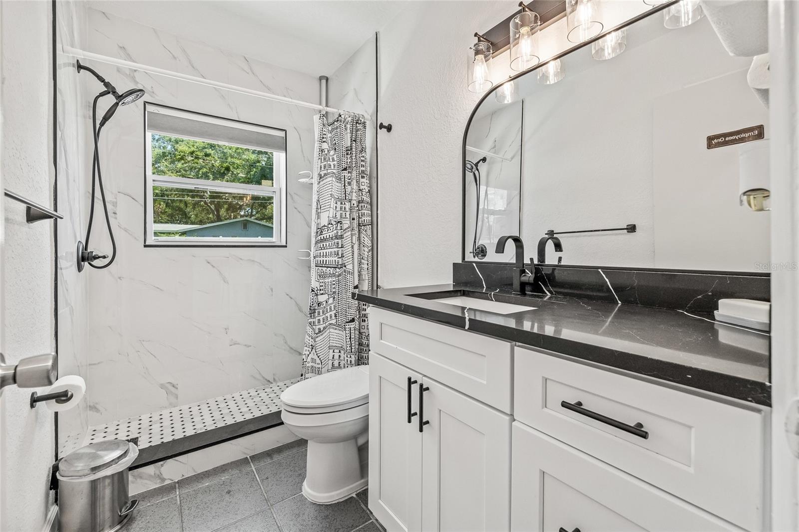 SKYLINE GROVES - Commercial Lease