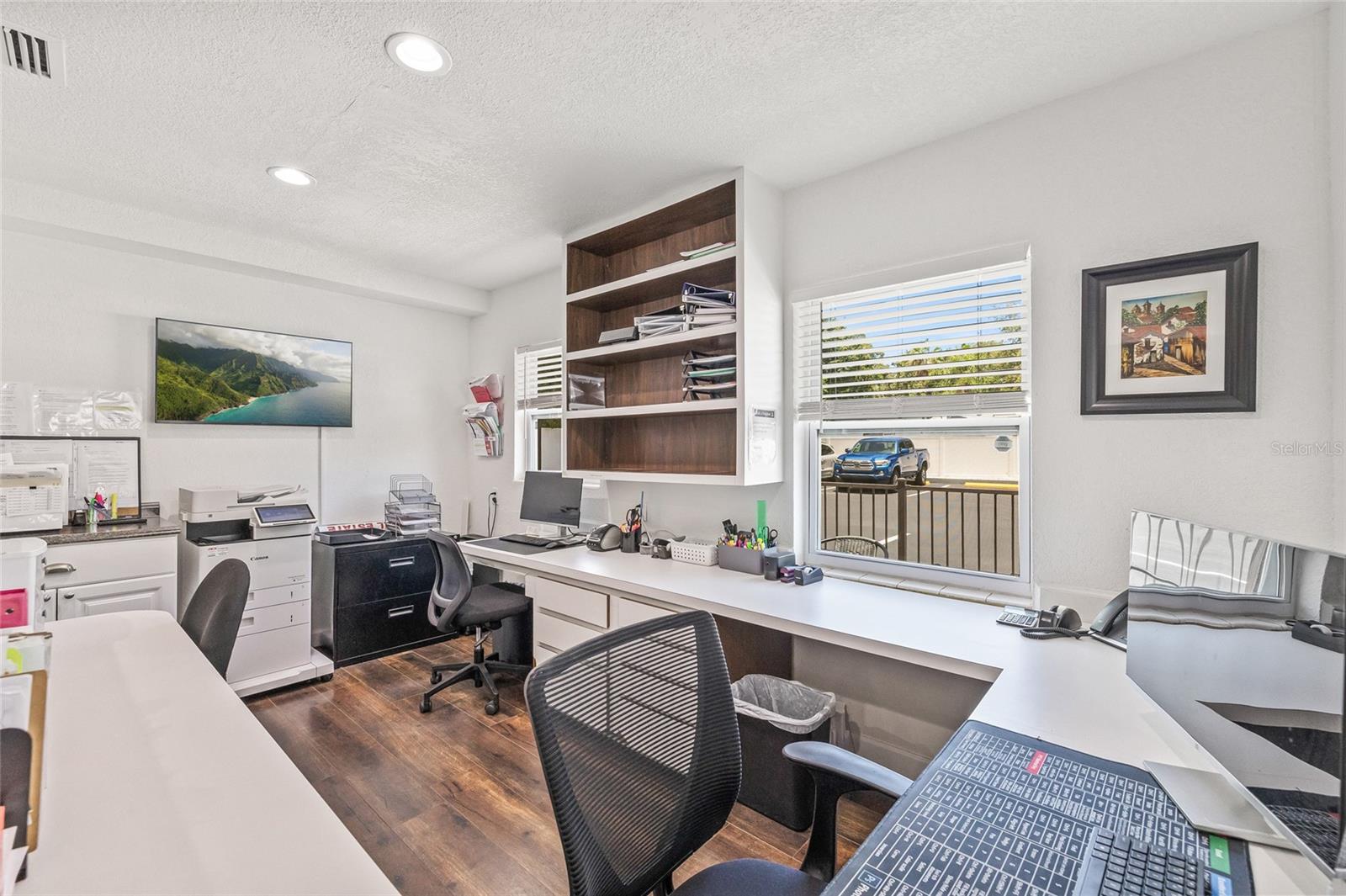 SKYLINE GROVES - Commercial Lease