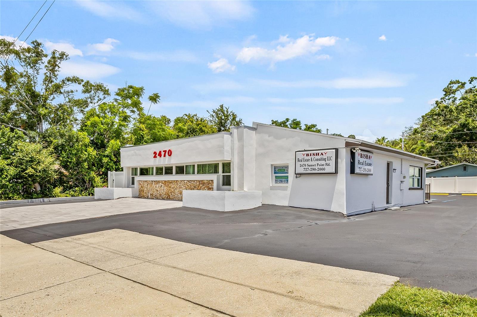 SKYLINE GROVES - Commercial Lease