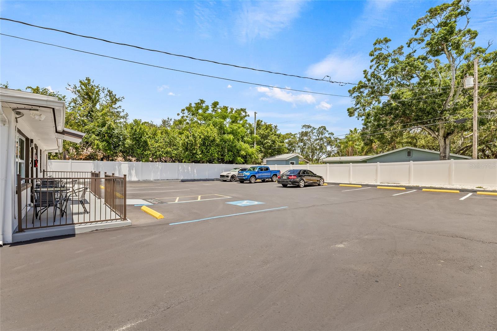 SKYLINE GROVES - Commercial Lease