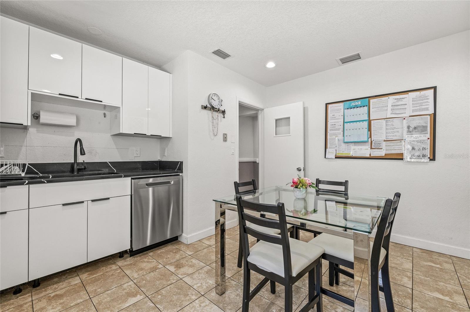 SKYLINE GROVES - Commercial Lease