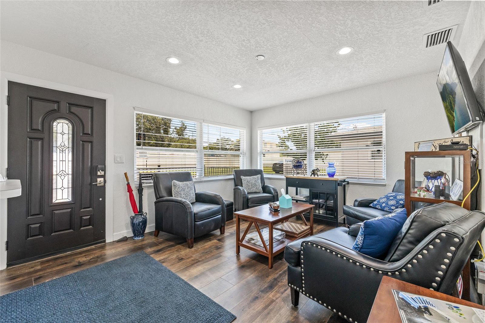 SKYLINE GROVES - Commercial Lease