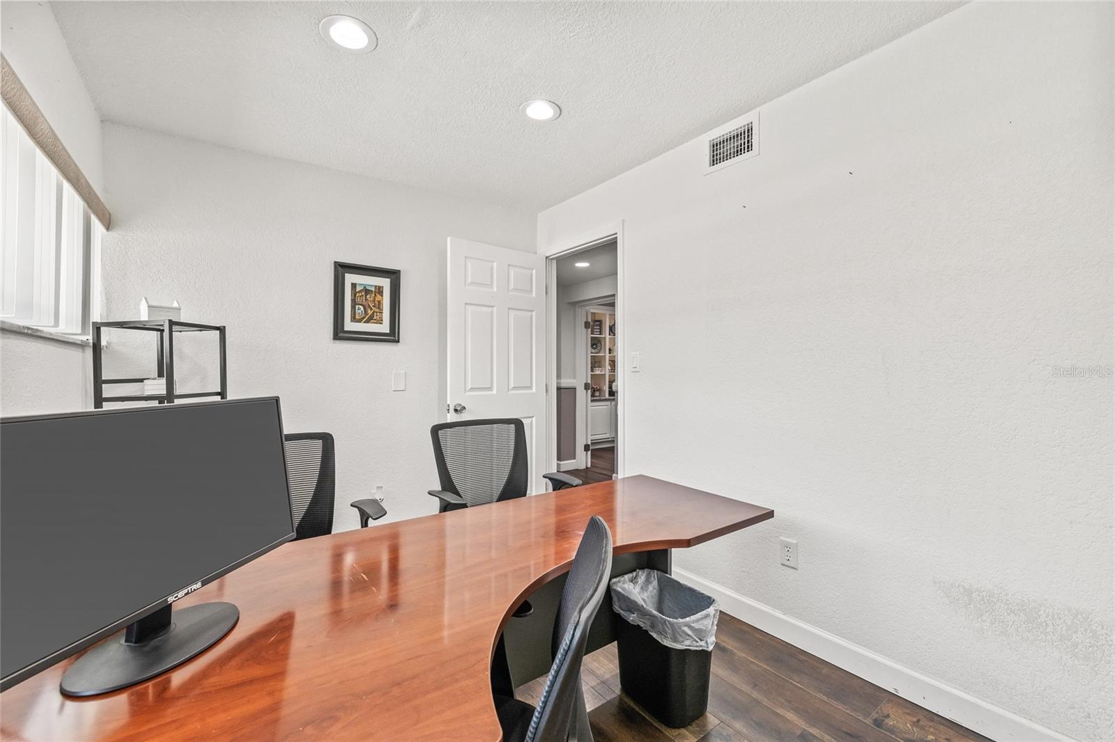 SKYLINE GROVES - Commercial Lease