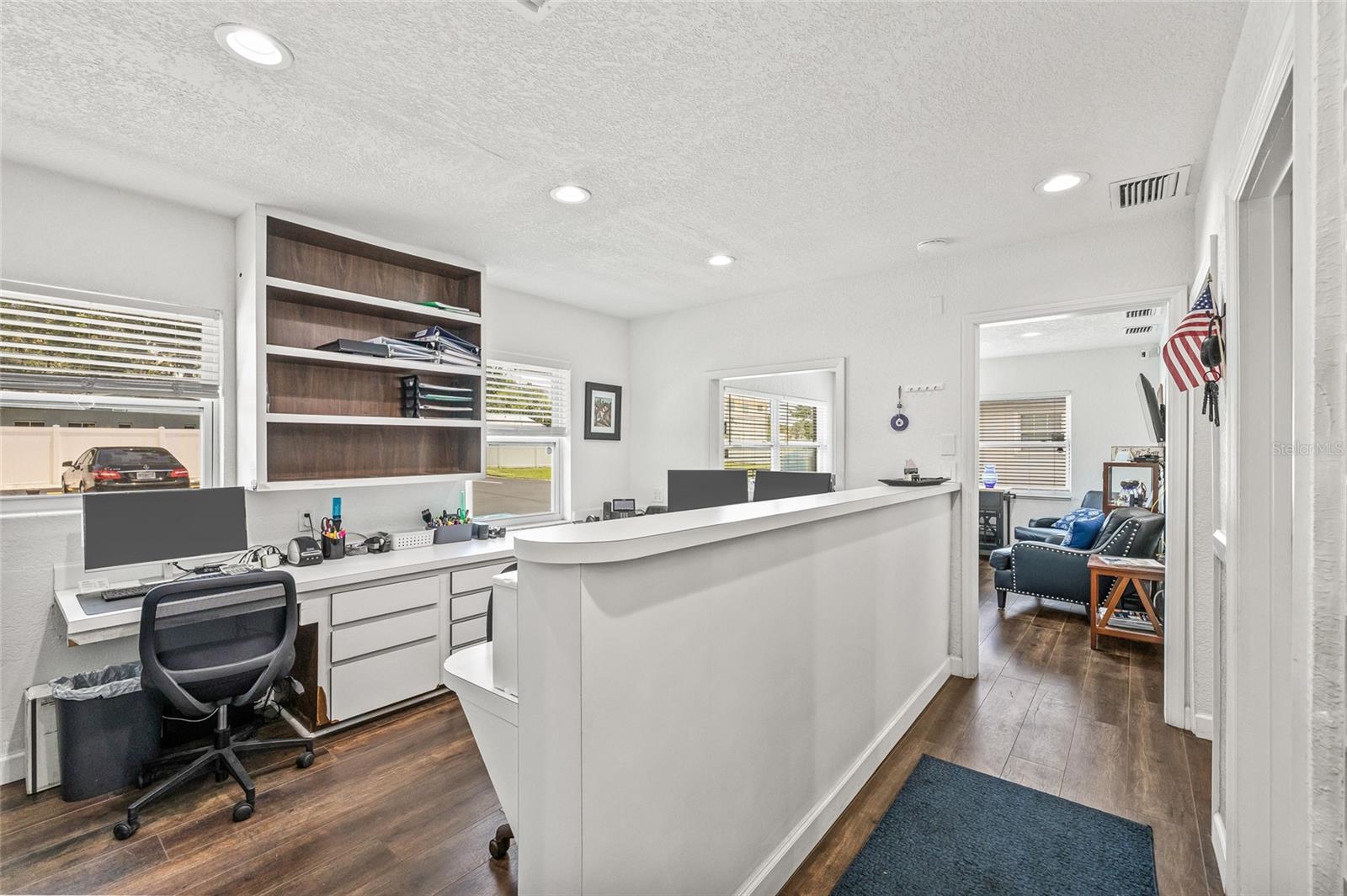 SKYLINE GROVES - Commercial Lease