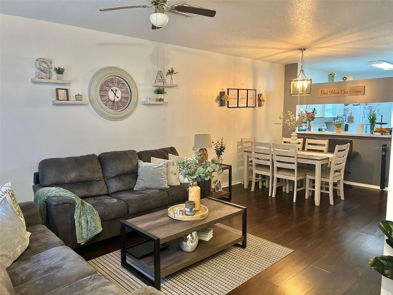 REGENCY KEY TWNHMS - Residential Lease