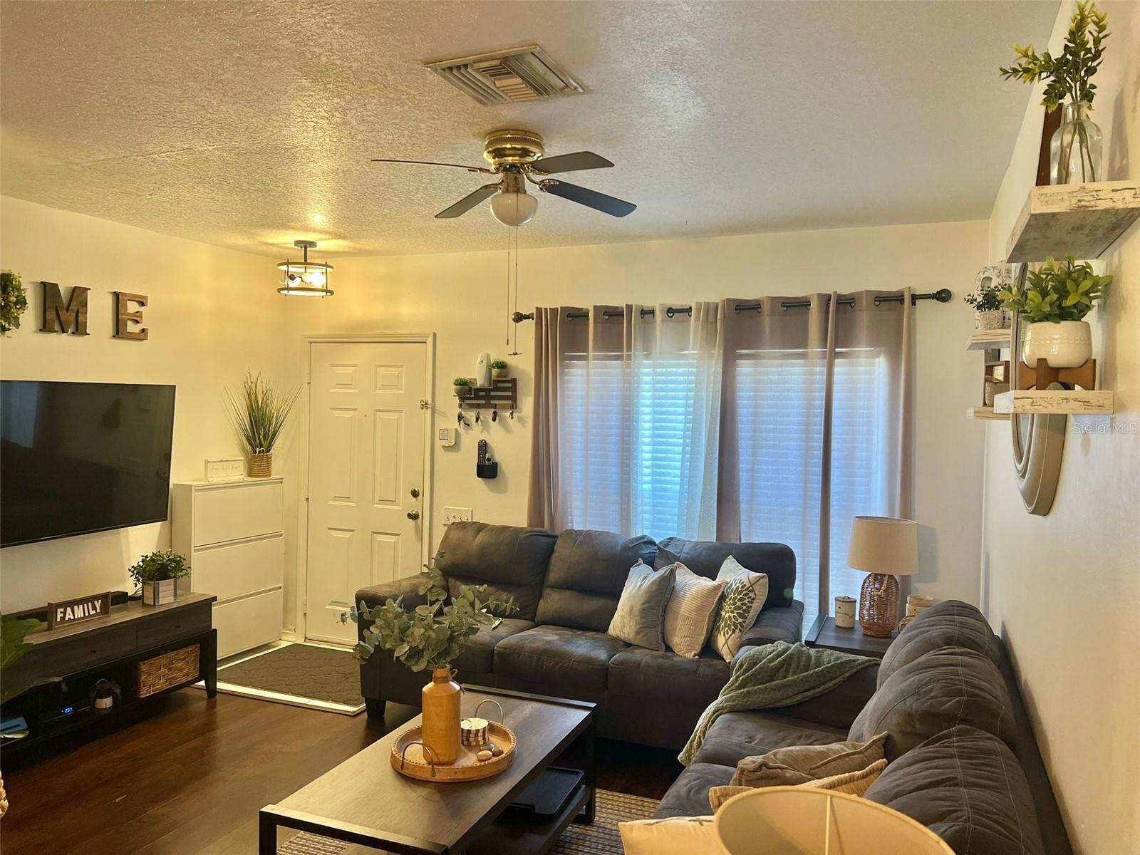 REGENCY KEY TWNHMS - Residential Lease