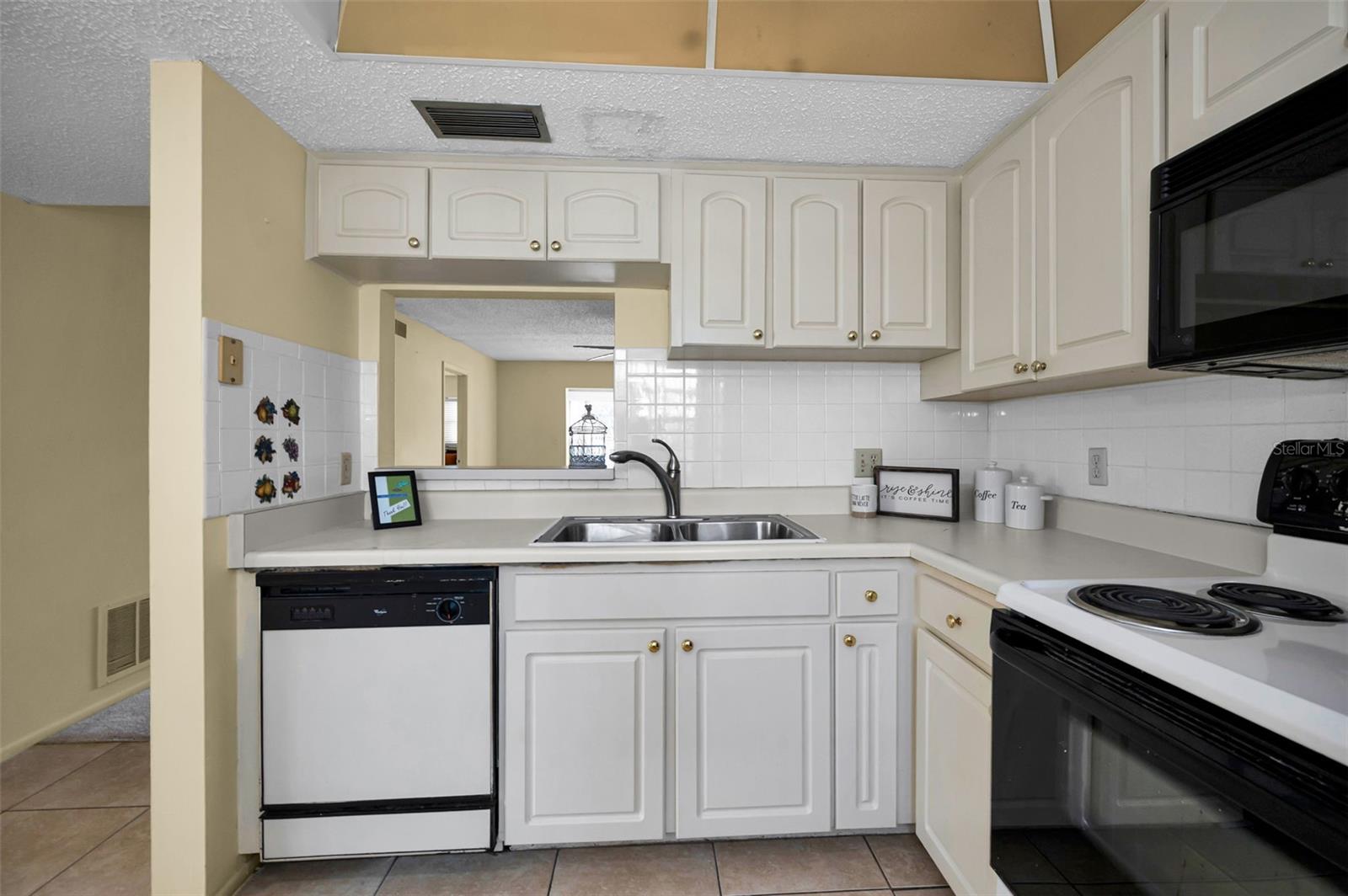 HEATHER LAKE APTS CONDO - Residential