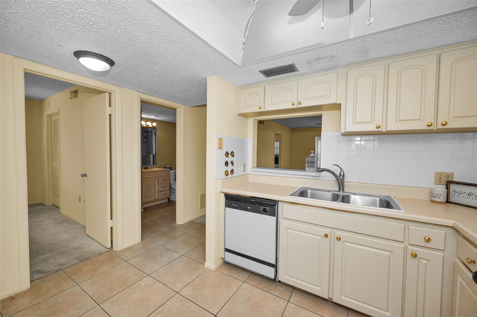 HEATHER LAKE APTS CONDO - Residential
