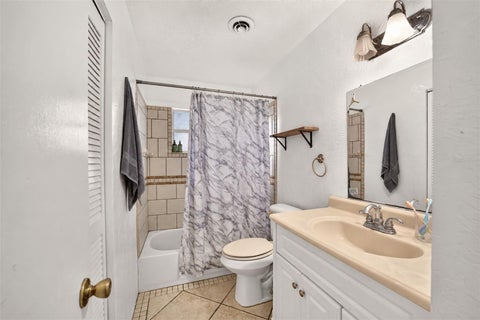 Tiny photo for 2009 NE 50th Street, Ocala, FL 34479 (MLS # OM734622)