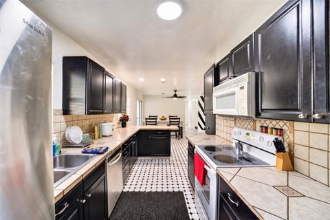 Tiny photo for 2009 NE 50th Street, Ocala, FL 34479 (MLS # OM734622)