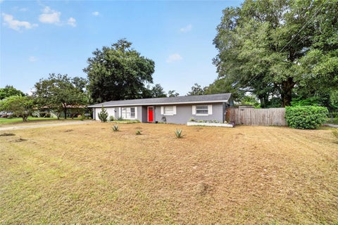 Tiny photo for 2009 NE 50th Street, Ocala, FL 34479 (MLS # OM734622)
