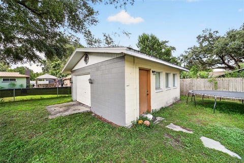 Tiny photo for 2009 NE 50th Street, Ocala, FL 34479 (MLS # OM734622)