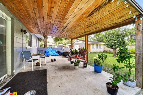 Tiny photo for 2009 NE 50th Street, Ocala, FL 34479 (MLS # OM734622)
