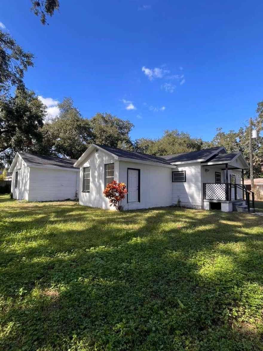Discover this spacious 5-bedroom, 3-bath home located in the heart of Riverview, FL! Featuring a generous open layout, this property offers plenty of space for family living and entertaining. Enjoy a large kitchen with abundant cabinet space, a bright living area, and a comfortable master suite with private bath. The split-bedroom floor plan provides flexibility and privacy for guests or extended family.
Sitting on a 0.27-acre lot, the home includes a large backyard perfect for gatherings, pets, or future outdoor projects. Conveniently located near shopping, schools, restaurants, and easy access to major highways.
Whether you’re looking for a family home or an investment opportunity, this property is full of potential. Don’t miss your chance to see it!