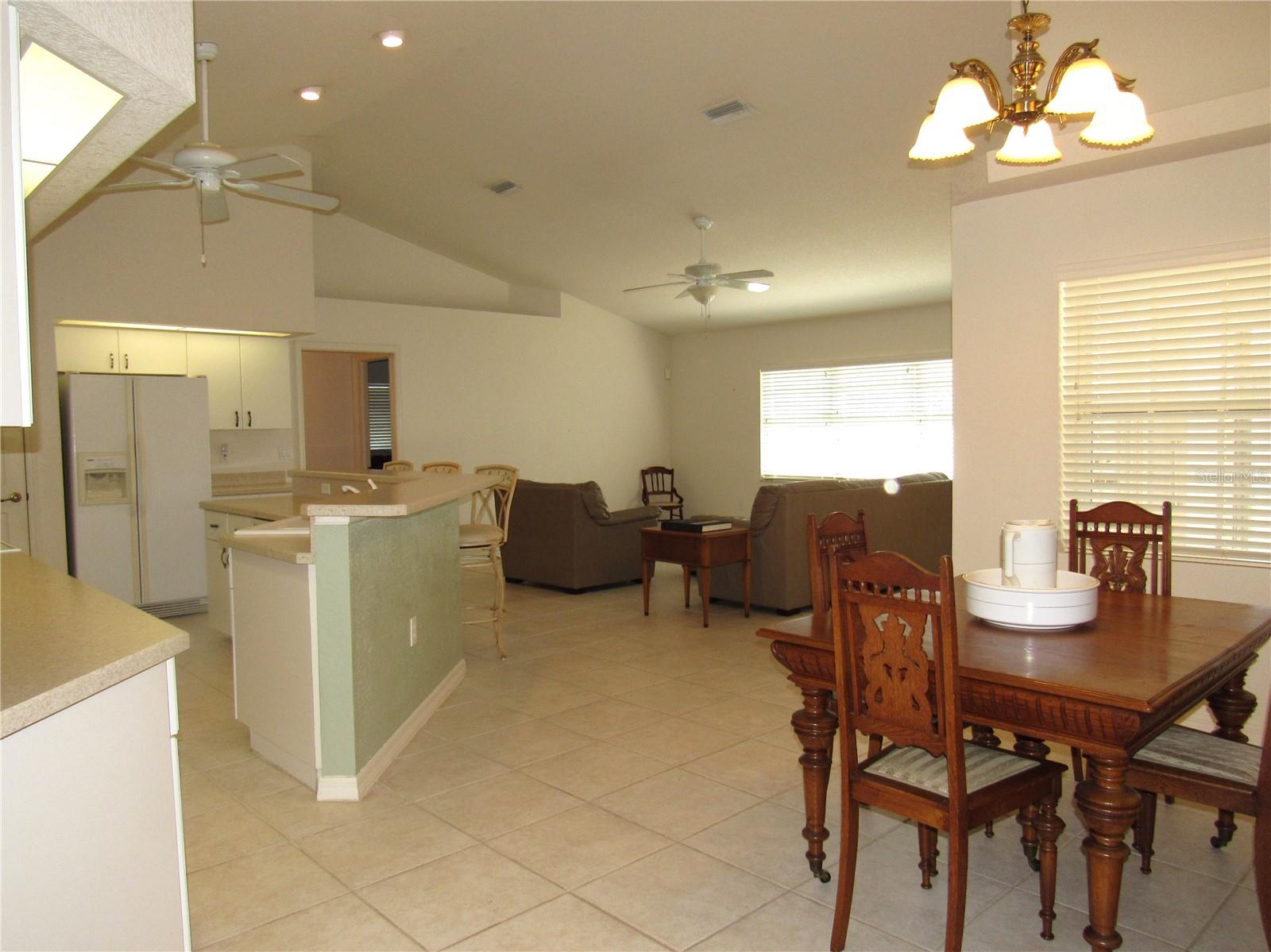 23101 LINDALE AVENUE