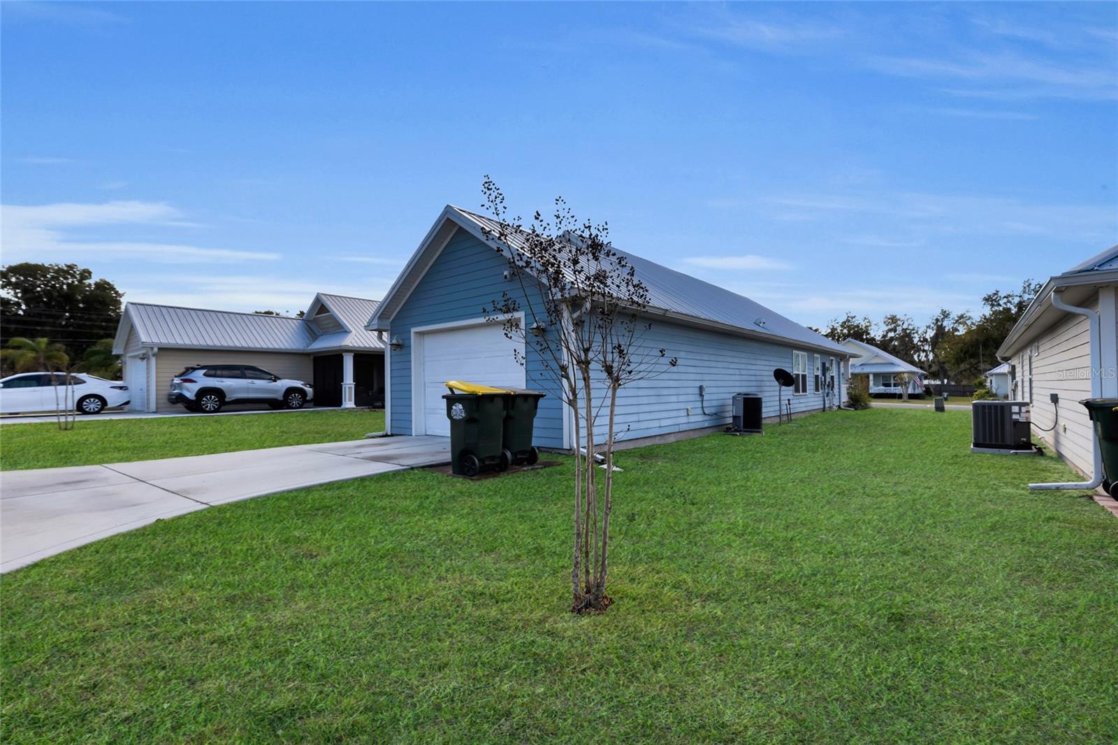 UMATILLA COTTAGES AT WATERS EDGE - Residential