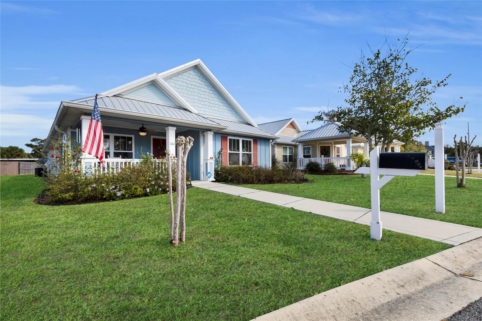 UMATILLA COTTAGES AT WATERS EDGE - Residential