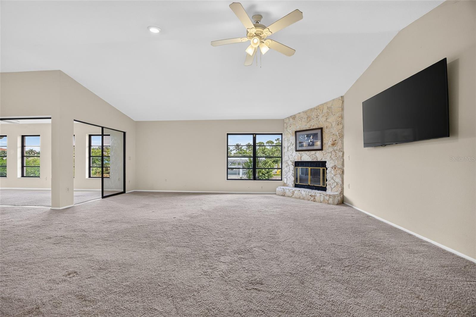 300 TARPON WAY