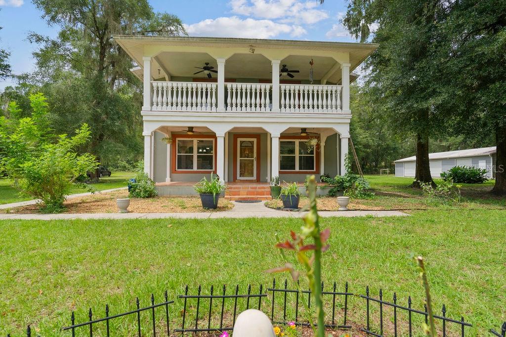 WHISPERING OAKS - Residential