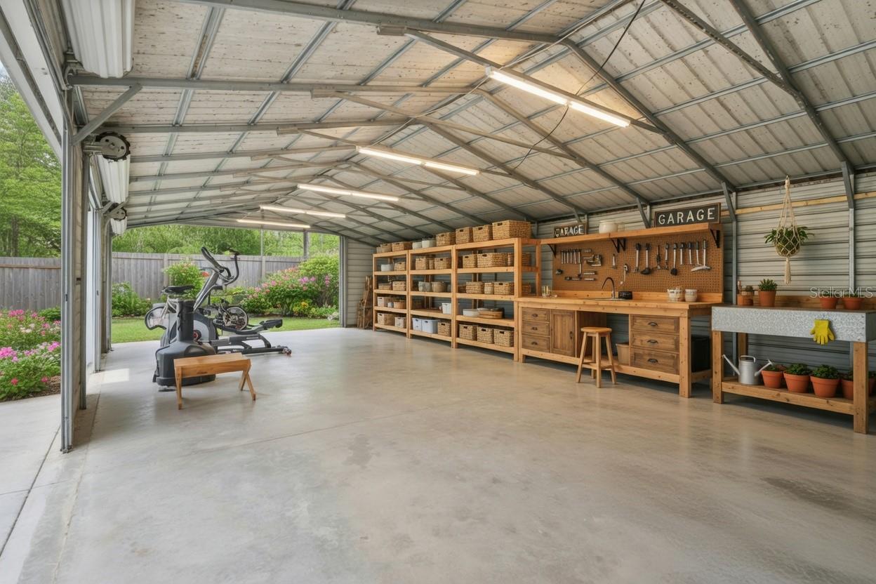 WHISPERING OAKS - Residential