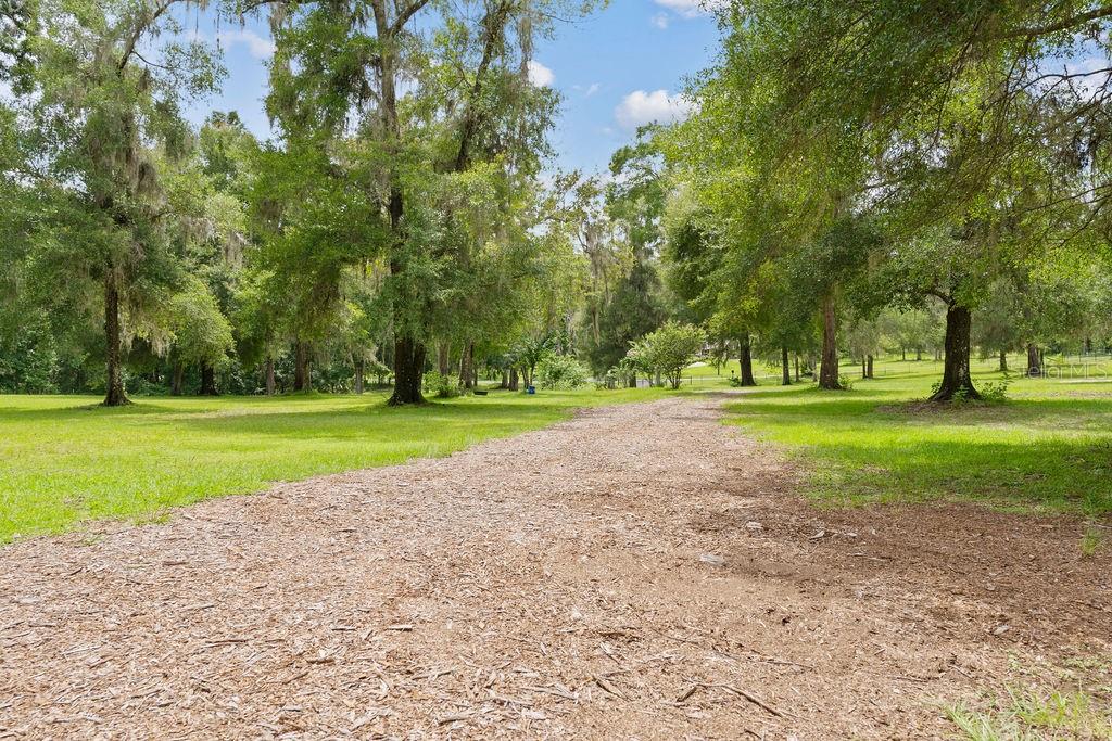 WHISPERING OAKS - Residential