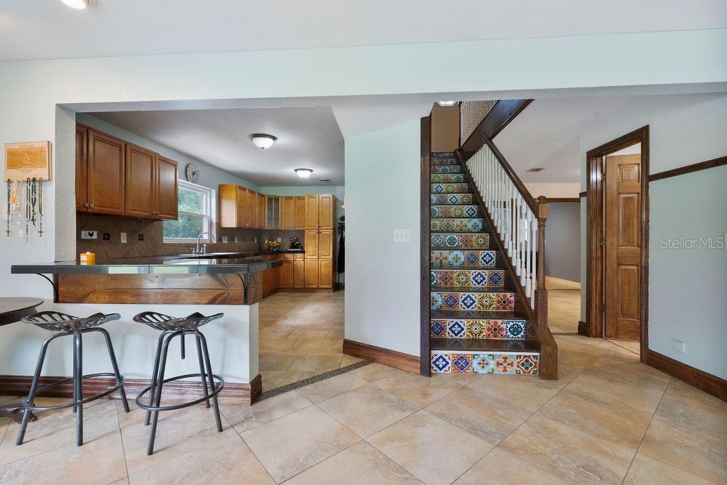 WHISPERING OAKS - Residential