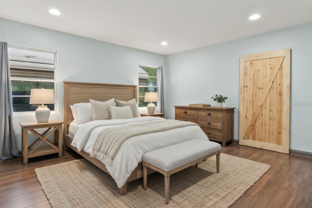 WHISPERING OAKS - Residential