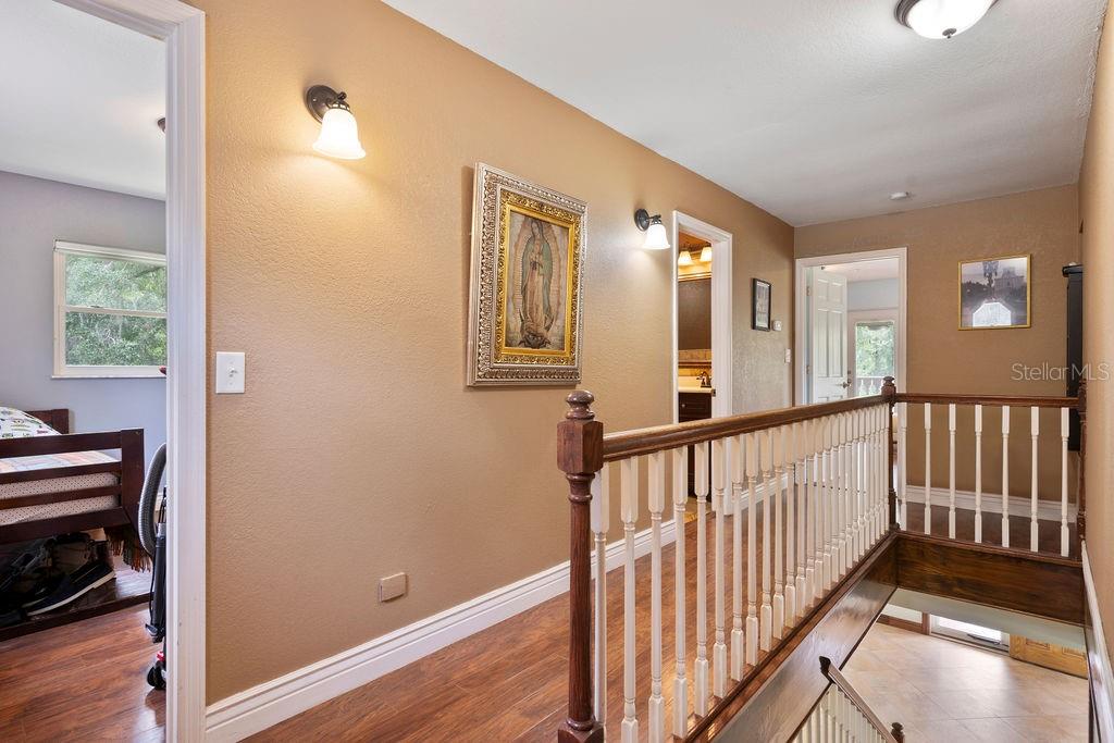 WHISPERING OAKS - Residential