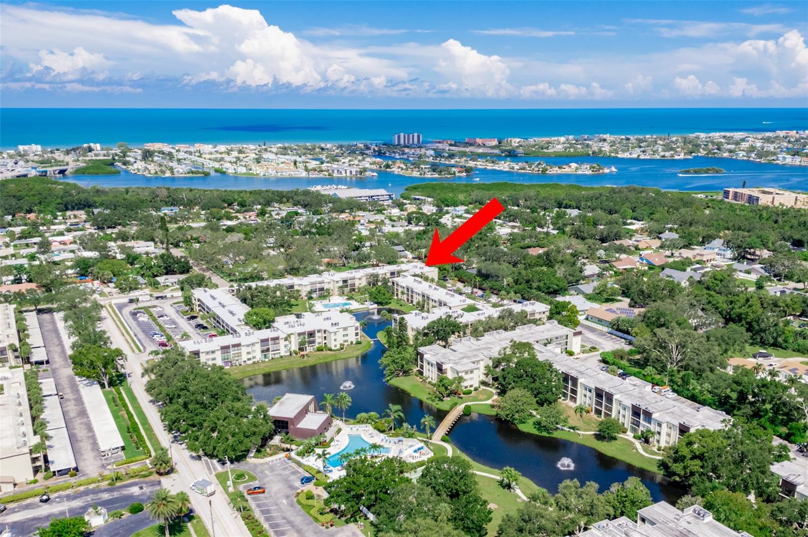 LAKEVIEW OF LARGO - Residential