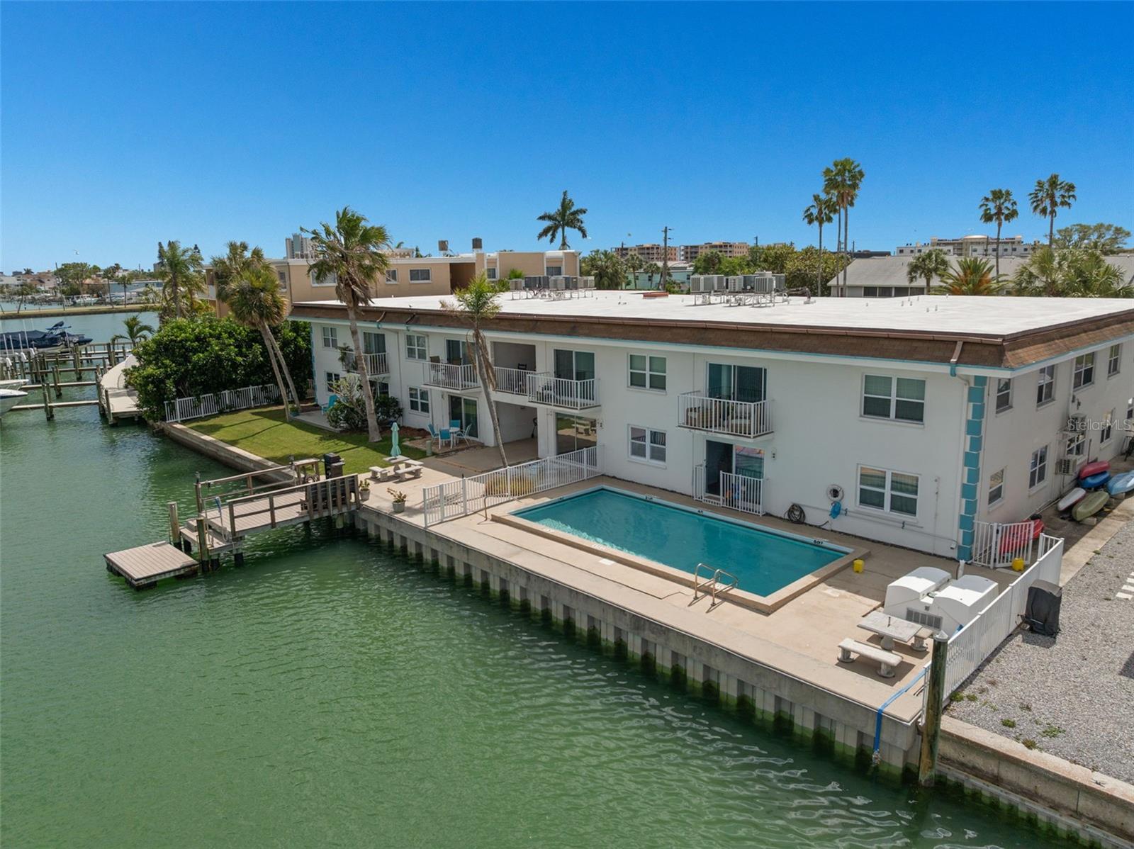 ISLA DEL CAPRI ADULT - Residential