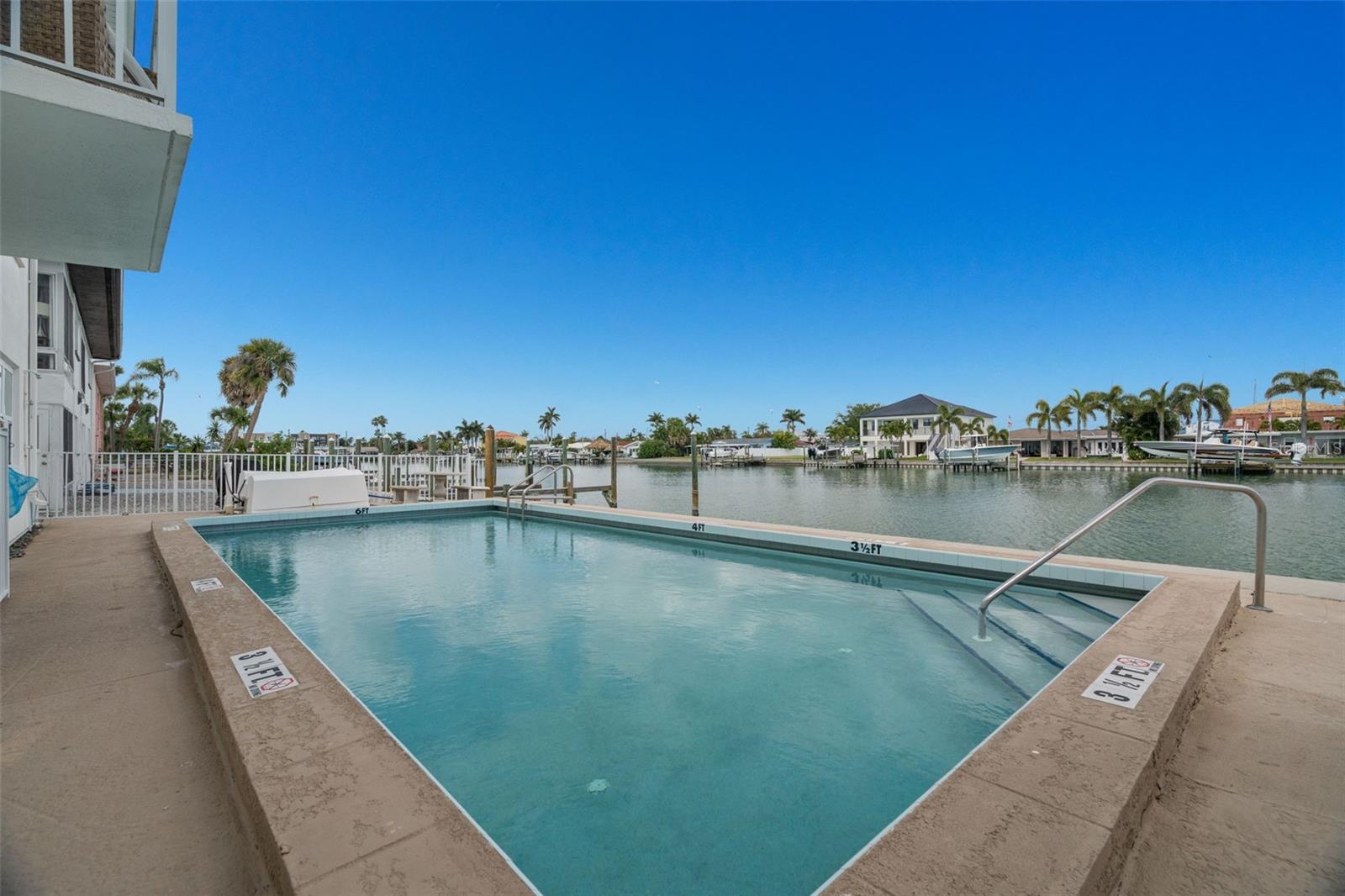 ISLA DEL CAPRI ADULT - Residential