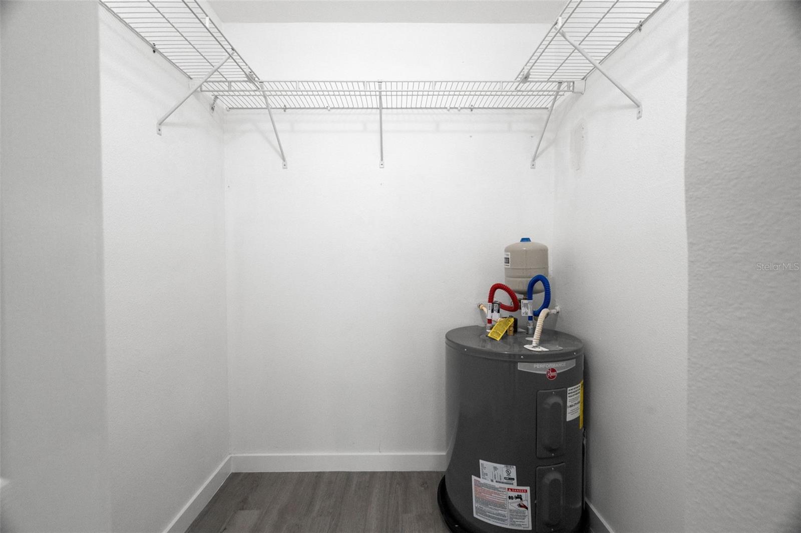 ISLA DEL CAPRI ADULT - Residential