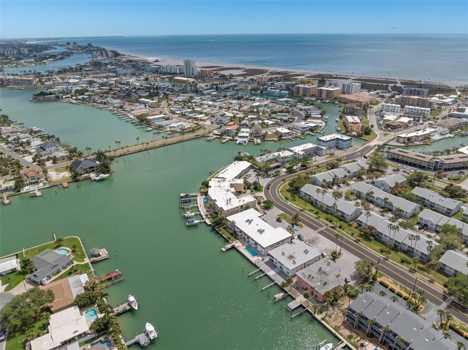 ISLA DEL CAPRI ADULT - Residential