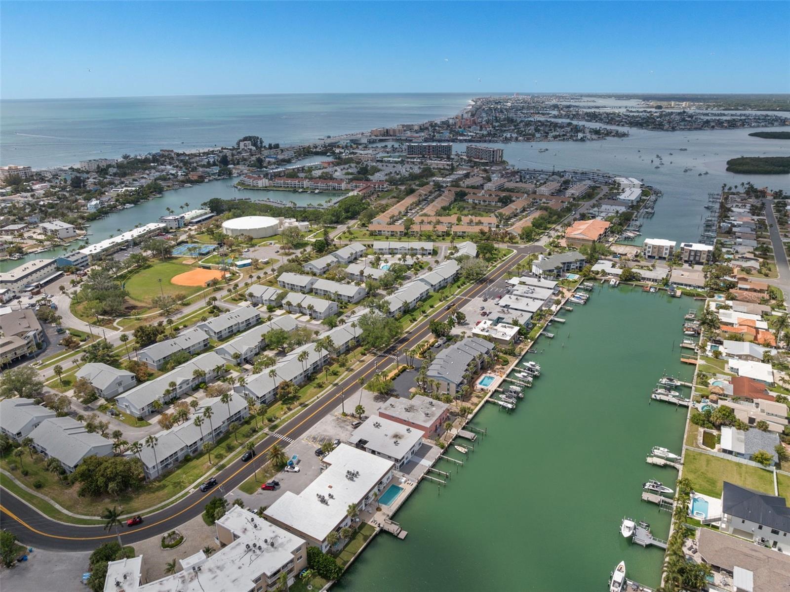 ISLA DEL CAPRI ADULT - Residential