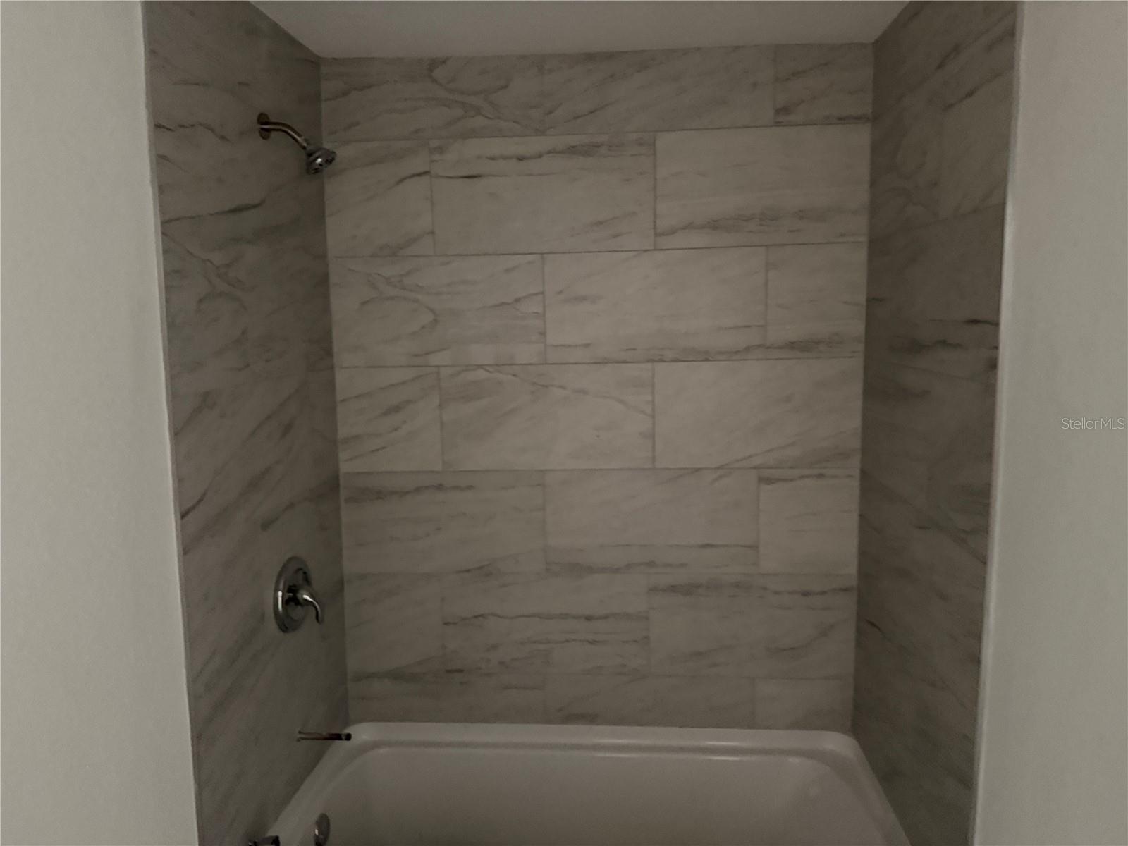 BEVERLY HILLS MARKET AREA - Residential Lease